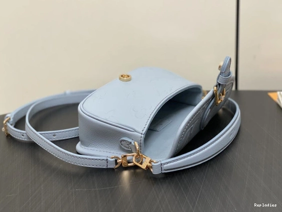 Cheap Nano LOUIS VUITTON Diane-19*10.5*6 CM 0727